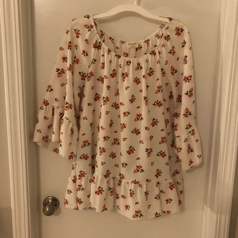 Floral blouse in great condition